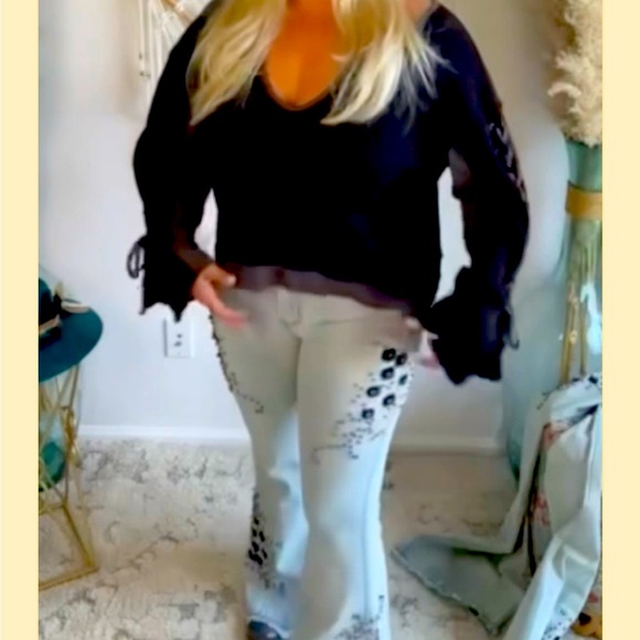 Boho Chic Bell Bottom Beaded Flares Jeans! -The”Laney Wilson”Look!HOT 🔥 - Picture 1 of 8